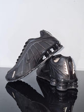 Upload image to gallery viewer, Tênis Nike Shox R4