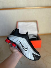 Upload image to gallery viewer, Tênis Nike Shox R4